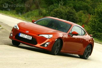 Toyota GT86: Azonnal függővé tesz