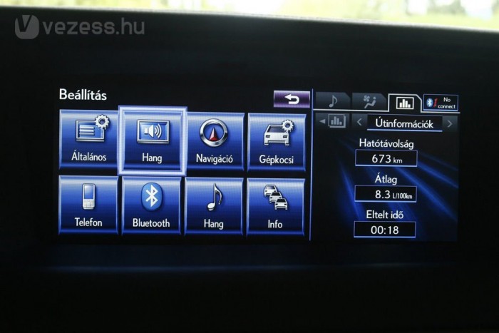 Lexus GS: 345 lóerő, 8,5 literes fogyasztás 16 | Vezess Itt is hang, ott is hang, melyik az igazi? A középkonzolra viszont nem jutott külön Sound gomb