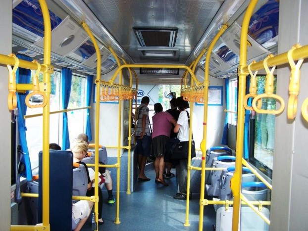 Rázós téma: kínai villanybusz testközelből 9 | Vezess Az utastér legszűkebb pontja szeparálja a sofőrt