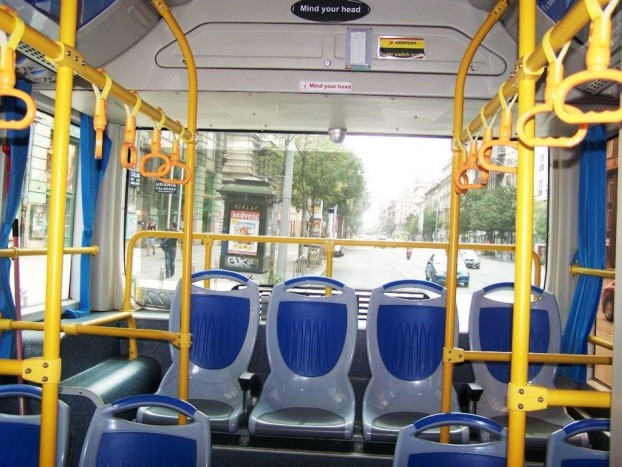 Rázós téma: kínai villanybusz testközelből 11 | Vezess Az ülések könnyen tisztíthatók és jó szigetelők