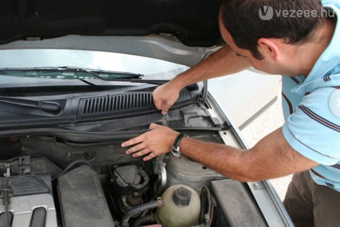 Keressük meg a pollenszűrőt az autóban! 