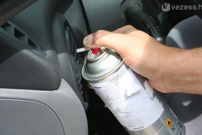 Klímakarbantartás – Tisztaság, fél egészség!? 15 1575 helyett 944 forintért kapható a vezess.hu Webáruházában a légkonditisztító spray. A képek illusztrációk