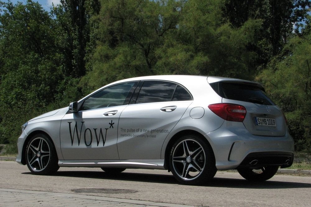 Meglepően emlékeztet a Peugeot 208-asra a hátsó lámpatest