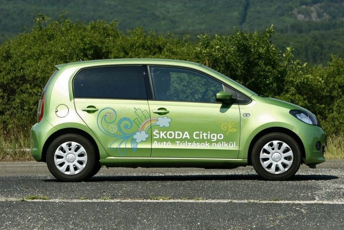 Visszatér a kalapos skodás? 3 Innen nézve matricák nélkül VW Up vagy Seat Mii is lehetne. Utóbbi külföldön még olcsóbb, itthon azonban egyelőre nem forgalmazzák