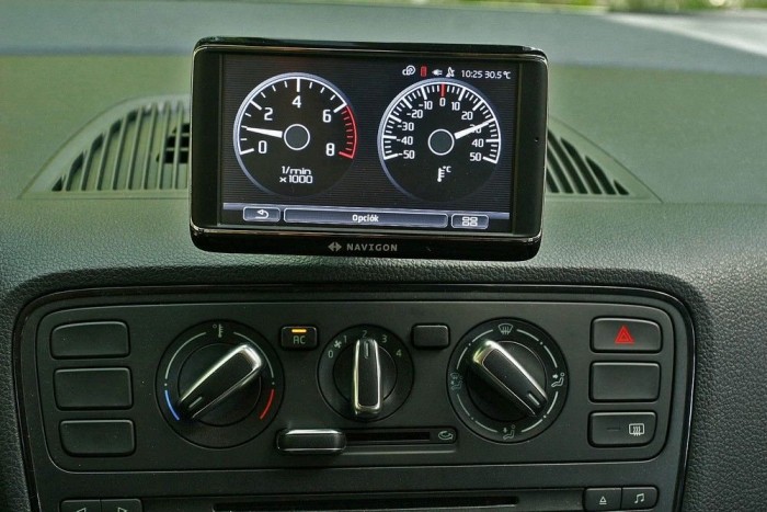 Konfigurálható kiegészítő műszerek 