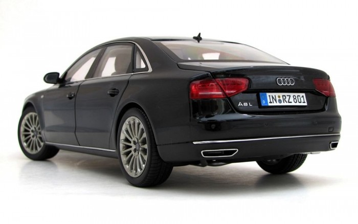 Stílusos, jó kiállású, hatalmas jármű