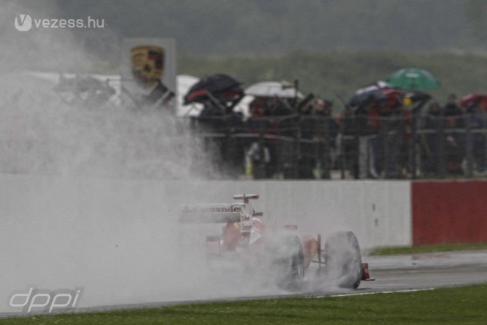 F1: Esővel indulhat a hétvége