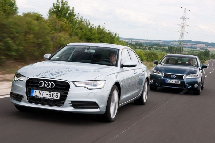 TDI V6 helyett négy henger és egy kis villany 6 A BMW, a Lexus és az Infiniti hathengeres motorokkal készíti a felső-középkategóriás hibrideket - az Audi a kétliteres, négyhengeres turbómotorral más úton jár