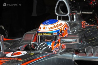 F1: Buttoné a zavaros első edzés