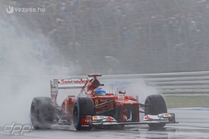 F1: Alonso duplázott az esőben 2 F1: Alonso duplázott az esőben 2