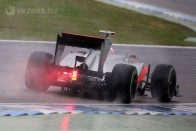 F1: Räikkönenéket kicsinálta az eső 32