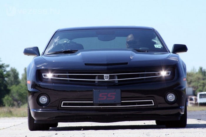 Túléltük: Chevy Camaro 750 lóerővel 6 | Vezess Rács rejti a fényszórókat. A Dodge Challengerhez is kapható hasonló