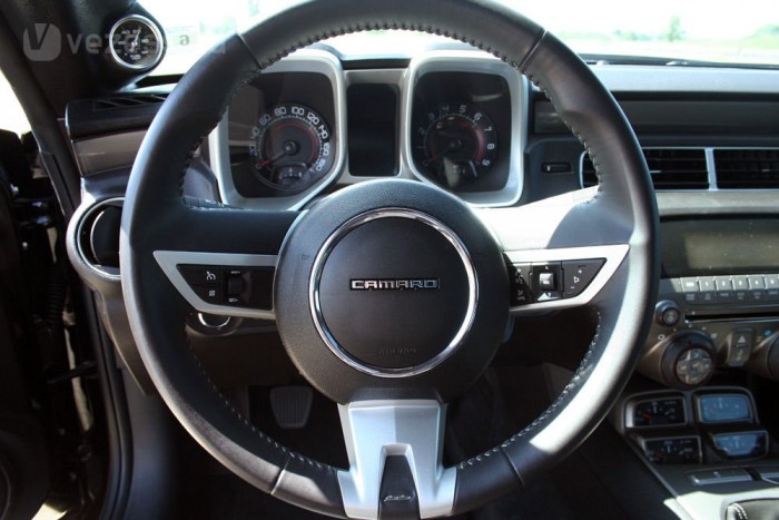 Túléltük: Chevy Camaro 750 lóerővel 11 | Vezess Nem valami igényes a belső tér, de Amerikában ez nem számít