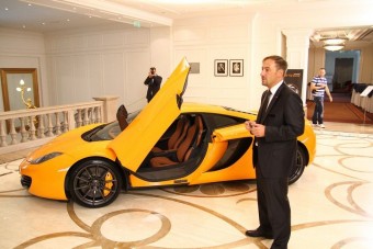 Vadállat a szállodában: McLaren