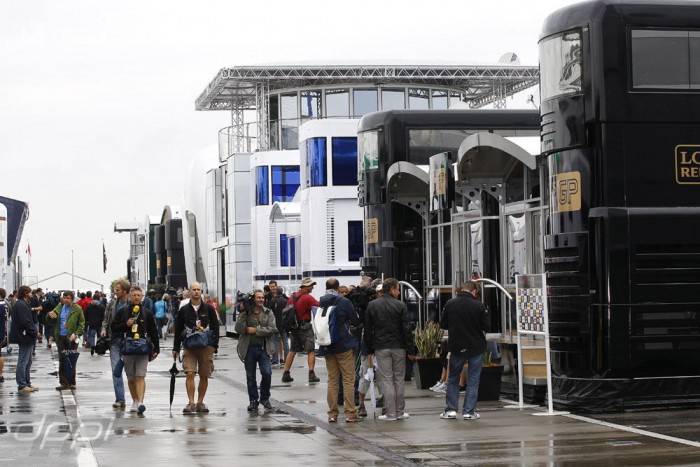 Mit csomagol egy F1-es csapat? 5 | Vezess Mit csomagol egy F1-es csapat? 5