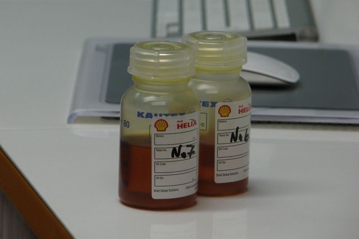 A Ferrari és a Shell úti boszorkánykonyhája 8 | Vezess Olajminták Massa és Alonso motorjából