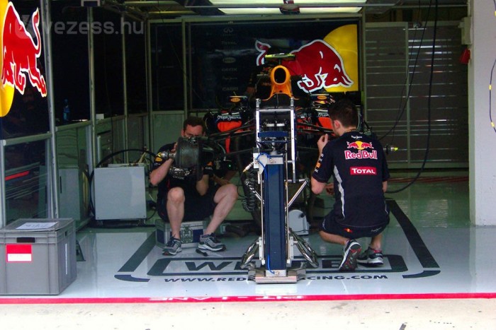 F1: A Peugeot tört borsot a Red Bull orra alá 7