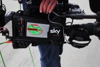 A SkySports HD-ban és 5.1-es hanggal közvetíti az összes F-1 futamot, szabadedzést, és egyéb nyalánkságot