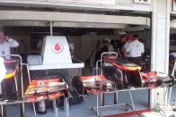 A Vodafone Mclaren Mercedes csapat minden tagja a rajtra koncentrál, hogy ezen a futamon ne fordulhasson elő olyan hiba, ami Buttont, vagy Hamiltont hátráltatja a világbajnoki pontok megszerzésében