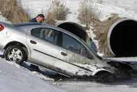 Amennyiben nincs meg a helyi rendőrség telefonszáma, a 112-es segélyhívószámot kell tárcsázni a helyszínelő rendőrökért, ami az EU összes államában működik