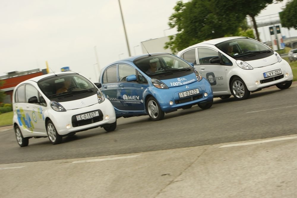 A Citroen és a Mitsubishi sötétebb foncsorral vívja a konkurenciaharcot