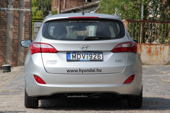 Az i30 alapmodell-közeli verzióban is jó autó azoknak, akiknél a használati érték a döntő