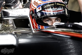 F1: Button még nem akar félreállni