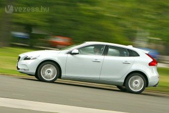Volvo V40 D3: közel a XXII. század