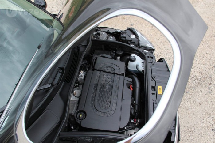 Egy élhető MINI 9 | Vezess Nyomatékos a 2,0 literes dízelmotor, de a hangja túlzottan beszűrődik az utastérbe. Lehet, hogy szándékos?