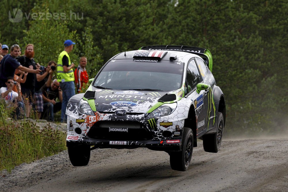 Loeb vezet a Finn-rali 1. napján 16