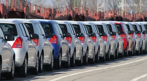 20 százalékkal több új autót helyeztek forgalomba, mint tavaly. Idén is, jövőre is folytatódik a kereskedések csődje. Íme, a hazai járműpiac!