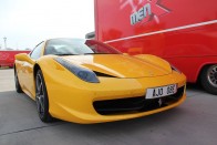 A paddock mélyén lapult ez a Ferrari 458 Italia