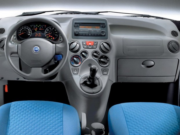 Fiat Panda belső, egyszerűen olasz