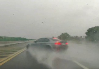 Esőben állt fejre a BMW