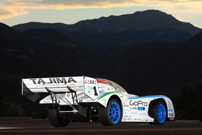 Batmobillal megy a hegyre a szörny 5 | Vezess Batmobillal megy a hegyre a szörny 5