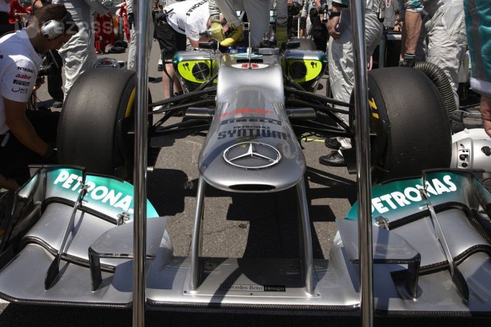 F1: A Mercedes-motor eszi a gumikat?