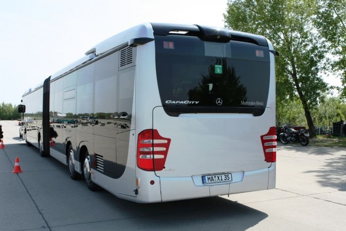 Rióban olimpiai szám lesz a zártpályás, autóbuszos tömegközlekedés 13 | Vezess A működő klimatizálásra alapozva csak egy nyitható ablak van, fulladás ellen