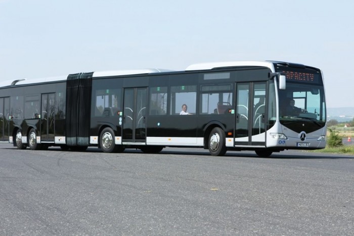 Rióban olimpiai szám lesz a zártpályás, autóbuszos tömegközlekedés 12 | Vezess Az első tengely már jobbra kanyarodik, a hátsó még balra