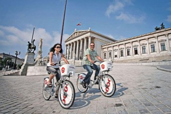 Büntetnék a mobilizó bringásokat