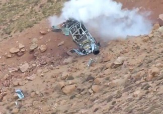 Szakadékba zuhant a raliautó