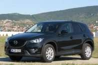 Négy és fél méternél is hosszabb a kasztni, a Nissan Qashqai bő húsz centivel rövidebb