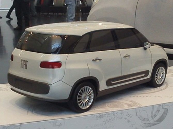 Hétszemélyes FIAT 500 20