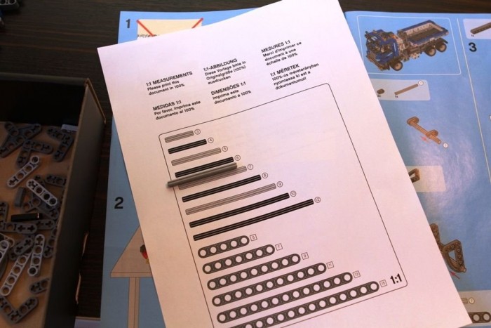 Félpótkocsis billencsből konténeres önrakodó 4 Bár az összeszerelési segédletben is vannak méretarányos rajzok, de külön mérettábla is letölthető és kinyomtatható