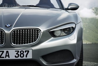 Folyékony fémnek látszó BMW