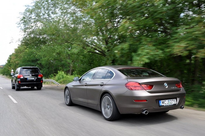 640d, 350 SL, Land Cruiser V8: luxus, háromféleképpen 7 | Vezess Hosszú, széles és lapos. A Porsche Panameránál 2,6 centivel alacsonyabb a BMW, tengelytávja 11,3 centivel nagyobb, mint a kétajtós 6-osé