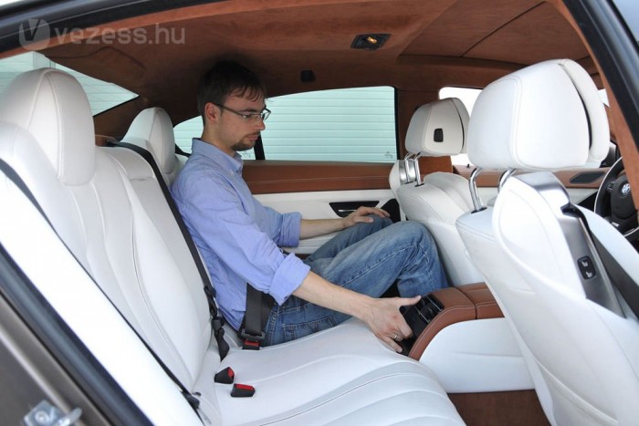 640d, 350 SL, Land Cruiser V8: luxus, háromféleképpen 6 | Vezess Majdnem olyan tágas belül, mint az 5-ös
