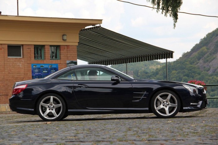 640d, 350 SL, Land Cruiser V8: luxus, háromféleképpen 15 | Vezess Ormótlan az első túlnyúlása, mintha nem is a hátsó, hanem az első kerekeit hajtaná