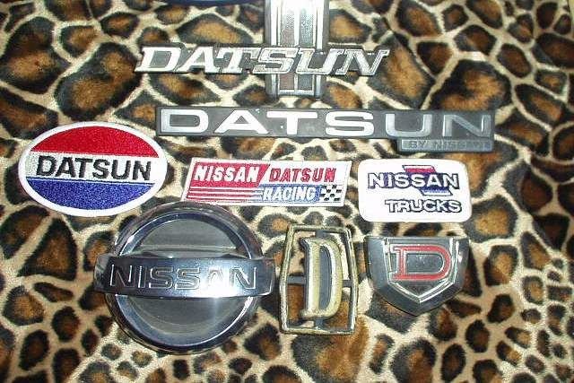 55 éves történelme során számos változatban tündökölhetett a Datsun logo