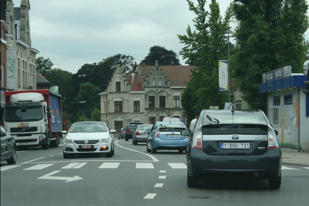 Üzemanyag nélkül korzóztunk Brüsszel kertvárosában