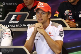F1: Button még nem segít Hamiltonnak